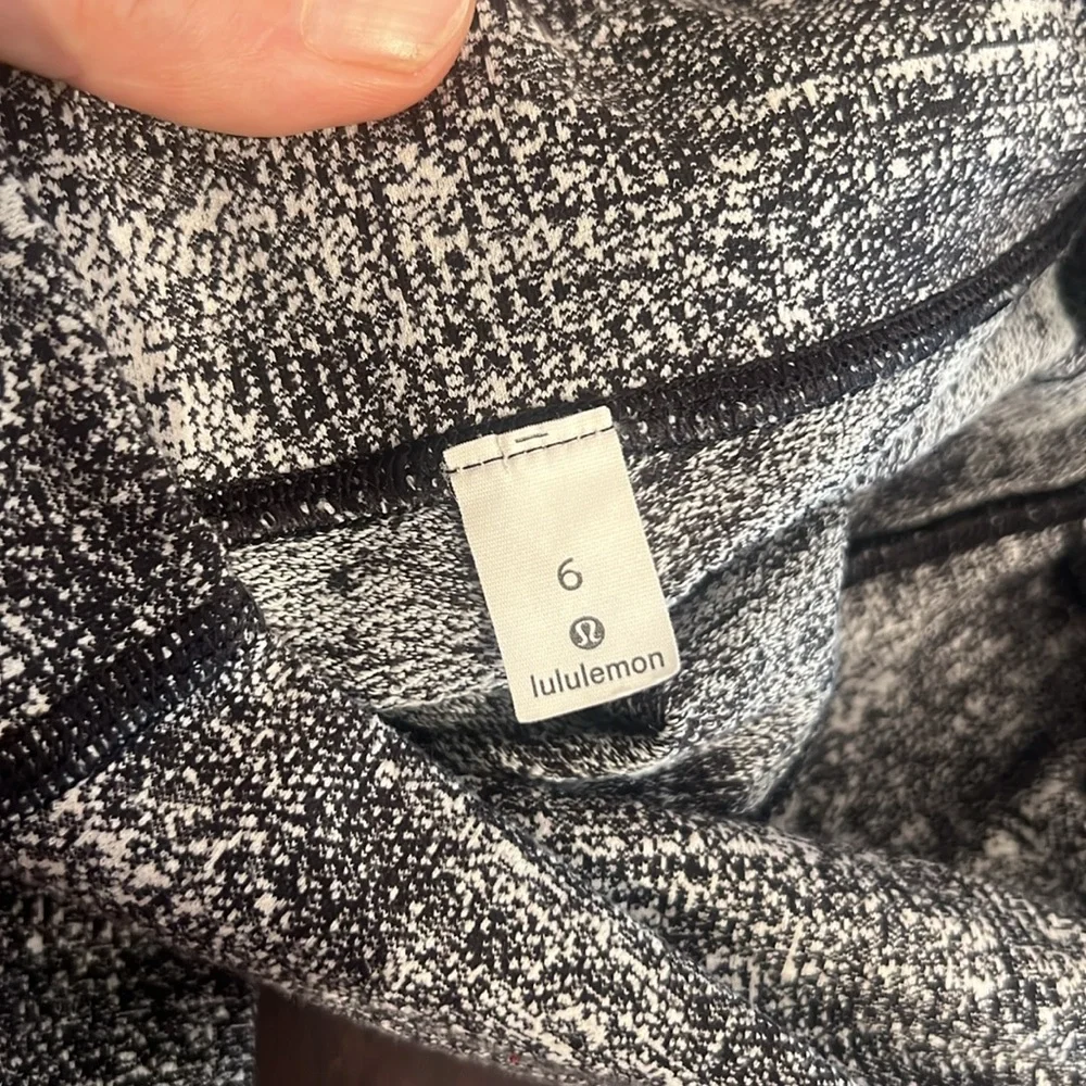 Lululemon Wunder Under High-Rise Crop Tights in Rush Jacquard, size 6 - Picture 8 of 14